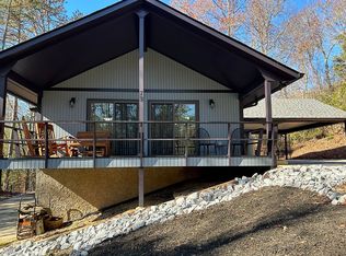 73 Mine Mountain Dr, Pisgah Forest, NC 28768