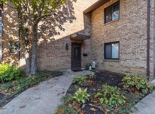 63 Stillmeadow Dr, Cincinnati, OH 45245