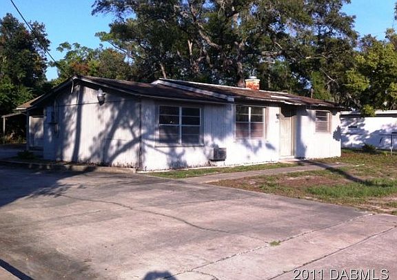 2nd image of 425 Parque Dr
