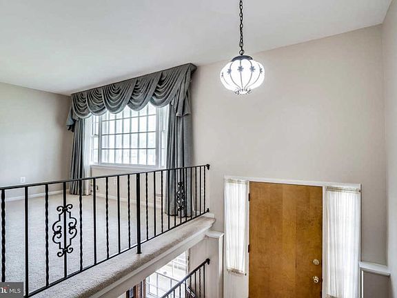 4th image of 8423 Queen Elizabeth Blvd