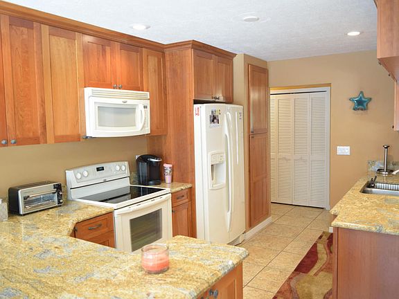 5th image of 1334 SW Cedar Cv