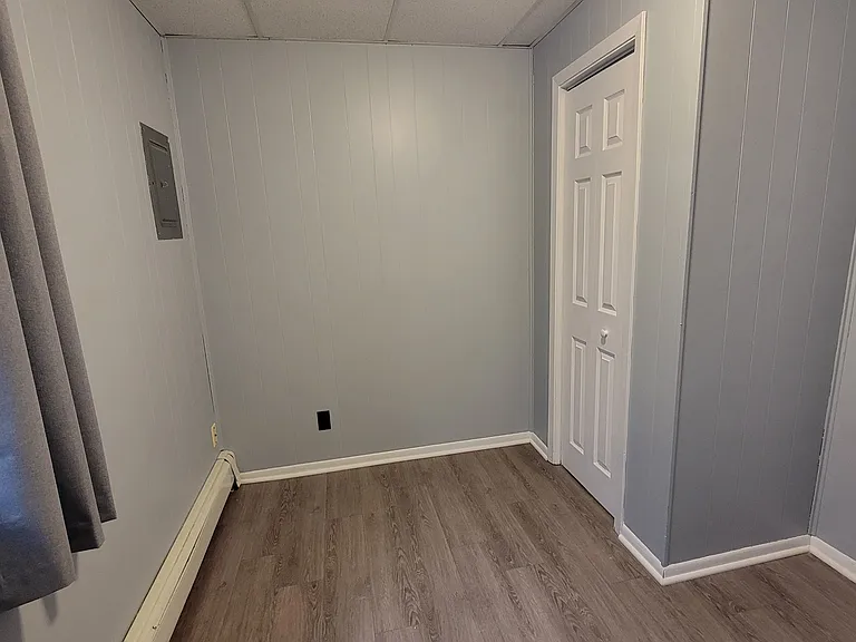 60 Birch Ave S — Photo 12
