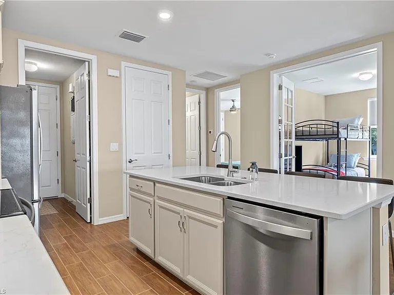 14644 Edgewater Cir — Photo 9