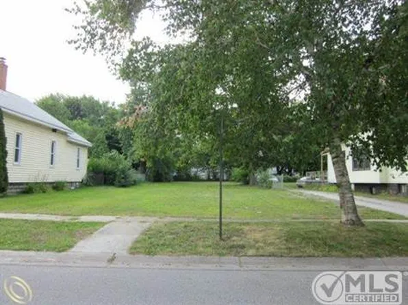 724 Bancroft St, Port Huron, MI 48060