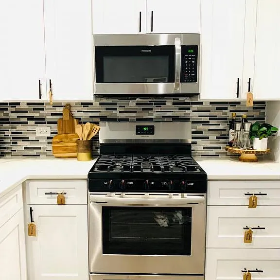 1040 N Central Park Ave — Photo 9