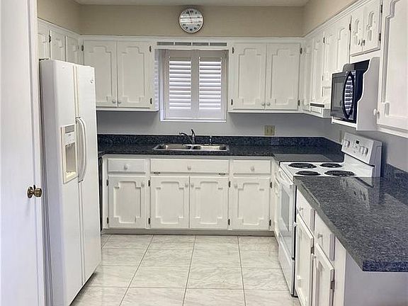 3rd image of 939 Citrus Dr
