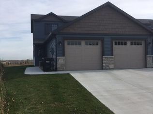 535 Pointe Ct SW, Rochester, MN 55902