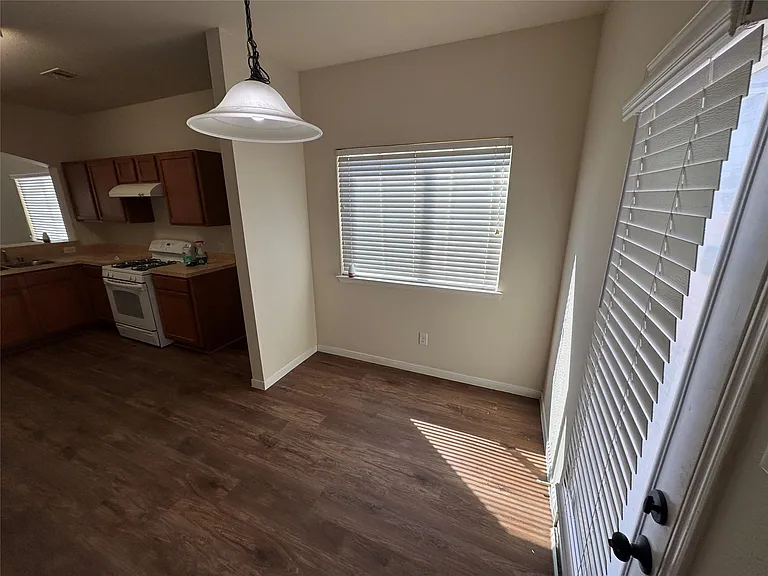 21719 Mossy Field Ln — Photo 6