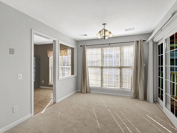 5th image of 8204 Catbird Cir Unit 202