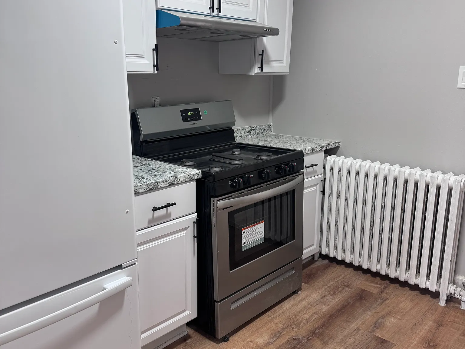 2 bed, 1000 sqft, $1,550 — Photo 2