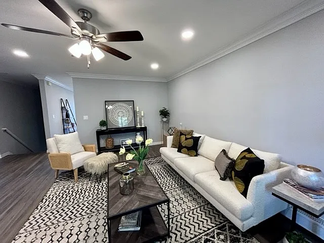Fairfield Townhouses At Holtsville — Photo 47