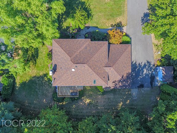 3rd image of 6 Stacey Ln