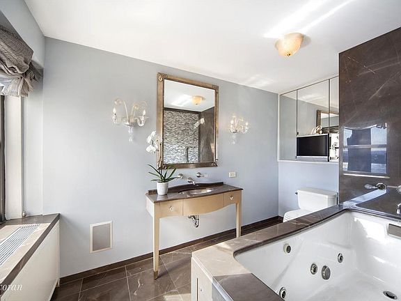 5th image of 160 E 38th St #33DE