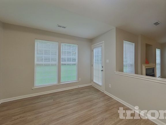 4th image of 1816 Oakdale Green Dr