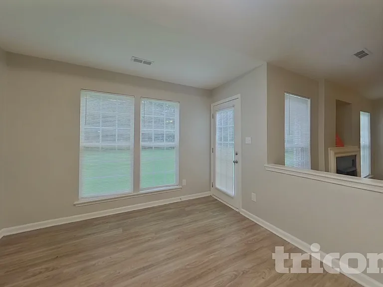 1816 Oakdale Green Dr — Photo 4