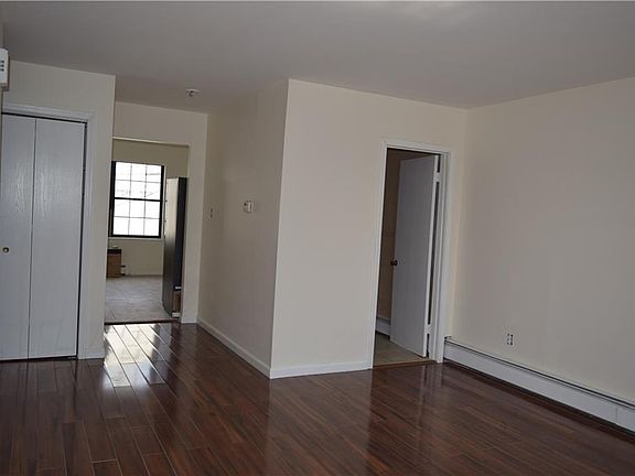 4th image of 21 Essex St