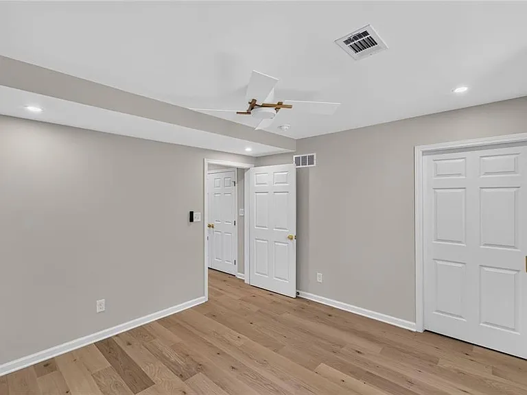 4996 N Peachtree Rd — Photo 23