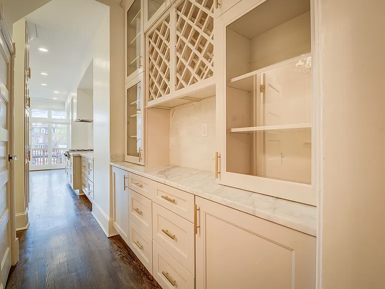1022 Park Rd NW — Photo 9