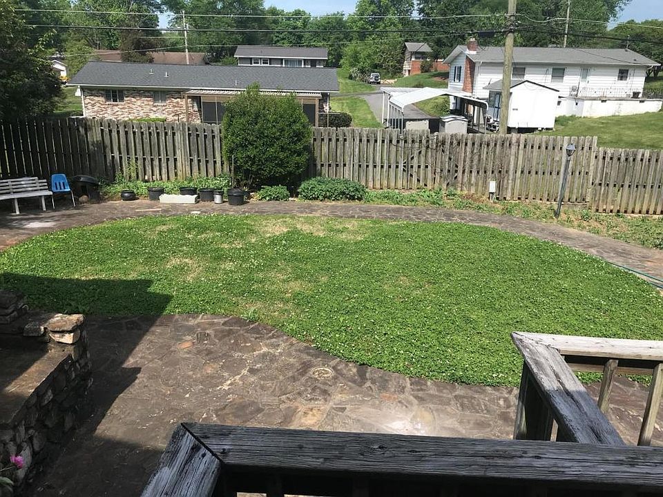 2nd image of 3105 Sanderson Rd