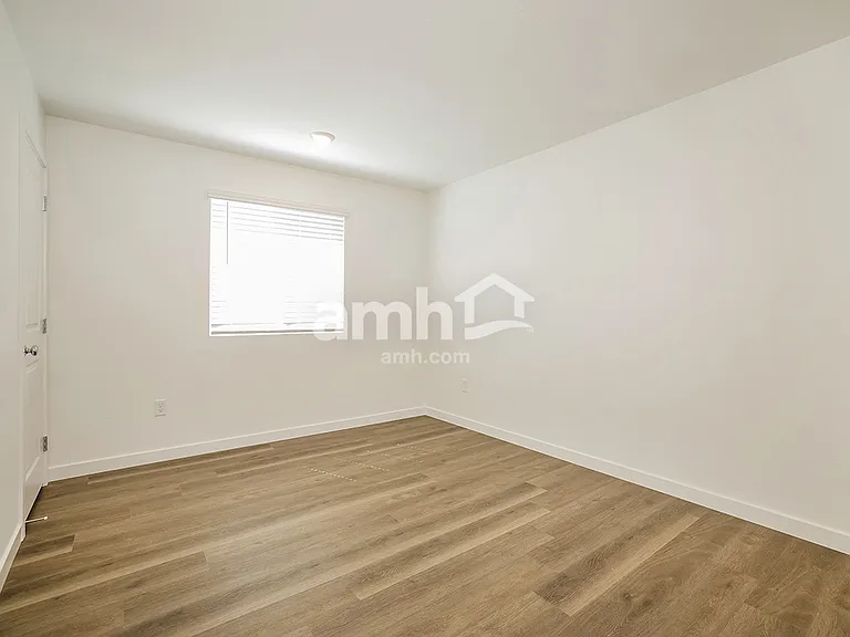 2248 Monroe Ave — Photo 16