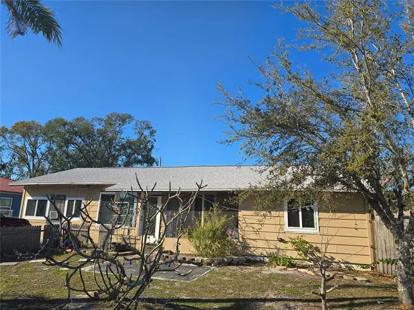 303 60th Ave W, Bradenton, FL 34207