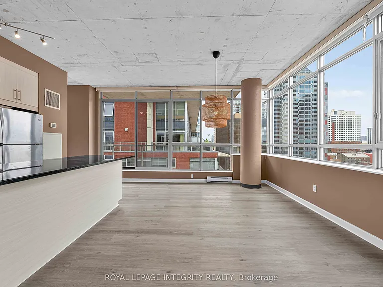 180 York St #909 — Photo 11