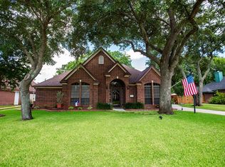 109 Portulaca St, Lake Jackson, TX 77566