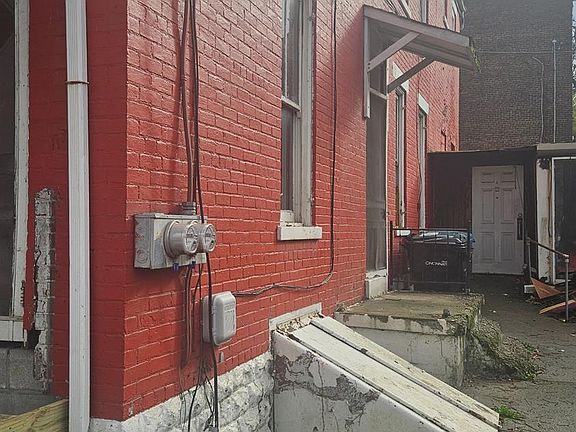 4th image of 1699 Westwood Ave