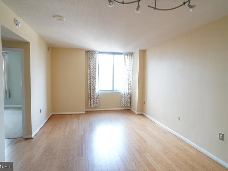 2161 N Brandywine St — Photo 6