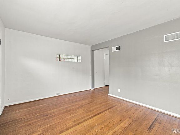 5th image of 5730 Sutherland Ave
