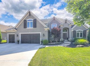 1683 NE Lashbrook Ct, Lees Summit, MO 64086