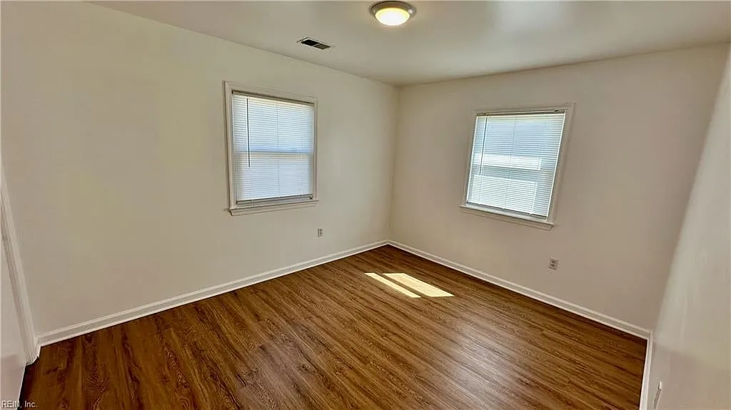 2 bed, 1.0 bath, 900 sqft, $1,600 — Photo 4