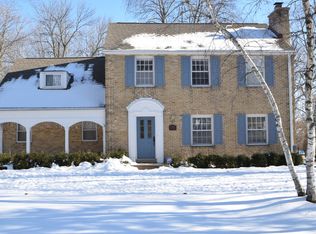 6924 N Yates Rd, Fox Pt, WI 53217