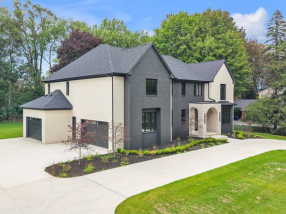 5th image of 4546 Niagara Ln