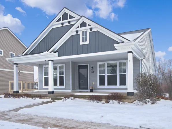 874 Cobblestone Way Dr SE, Byron Center, MI 49315