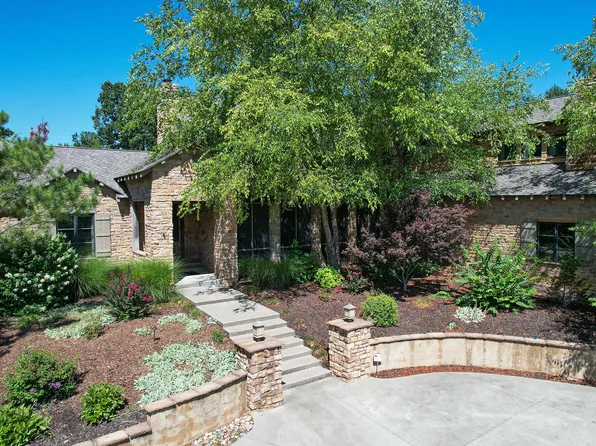 4234 E Longview Circle, Springfield, MO 65809