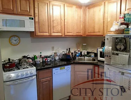 Rented by City Stop Realty | media 9