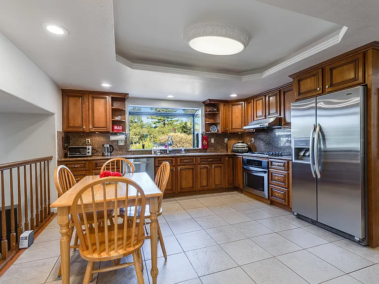 651 Fontes Dr — Photo 17