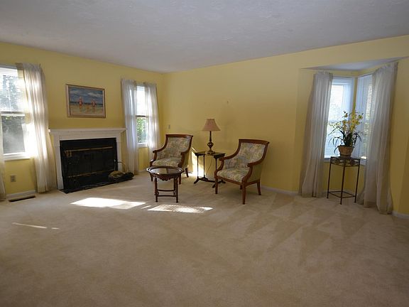 4th image of 11520 Symmes Gate Ln #24