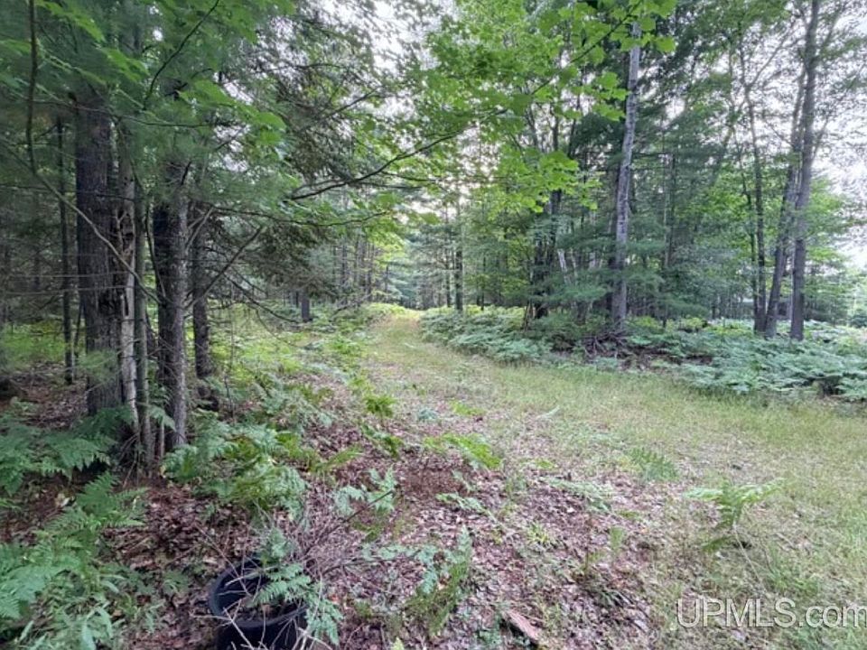 1st image of 916 Silver Creek Rd