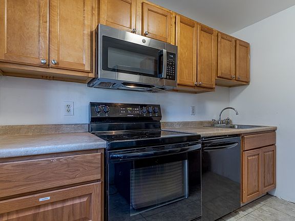5th image of 616 Portland Street #68
