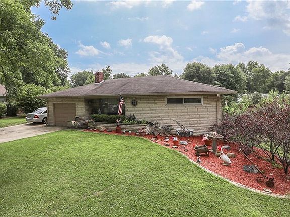 2nd image of 2505 Tulip Dr