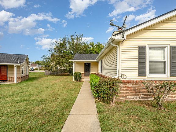 3rd image of 7217 Sheffield Sq