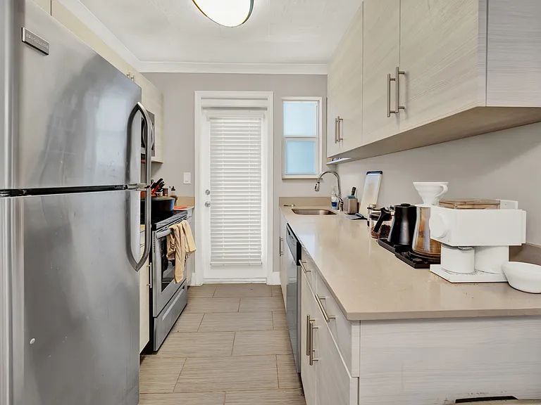 216 Calabria Ave #11 — Photo 4