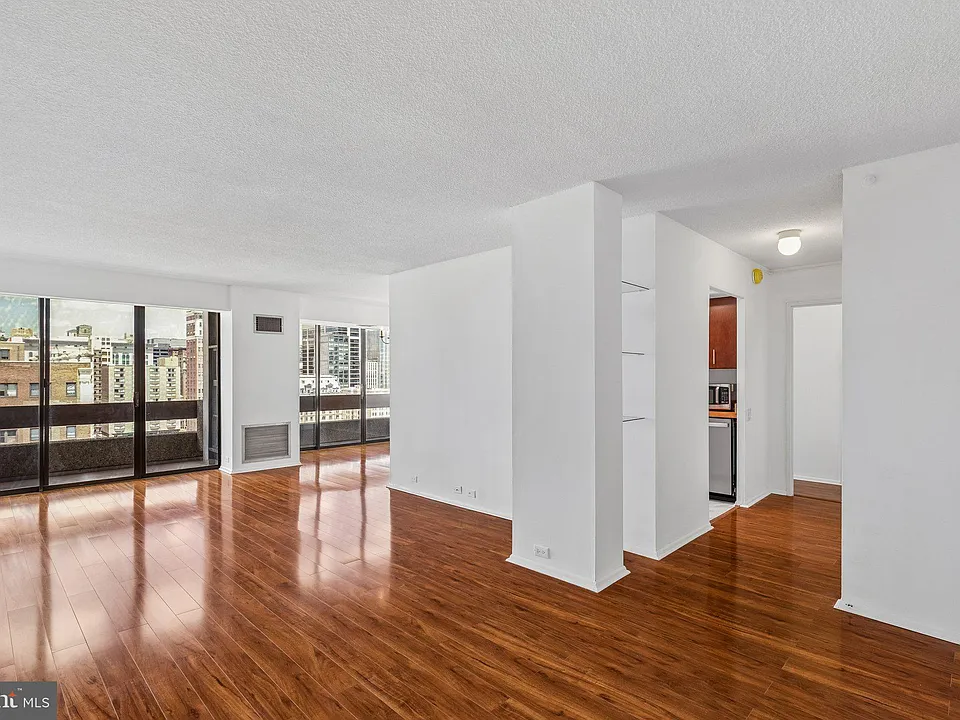 1326 Spruce St #42-1901