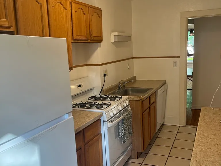 512 E Johnson St #1 — Photo 12