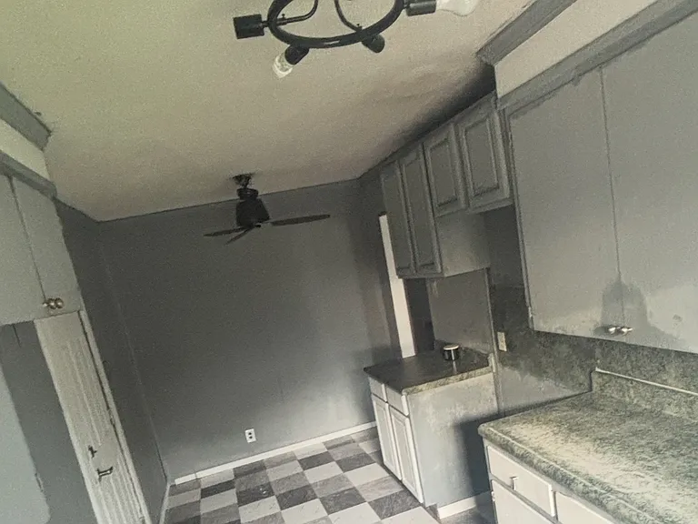 205 Warren St — Photo 6