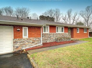 1904 Oakridge Dr, Charleston, WV 25311