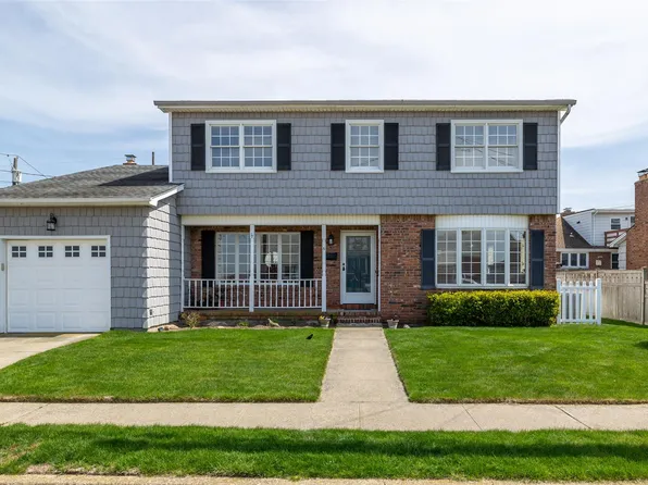 6 jackson Place, Island Park, NY 11558