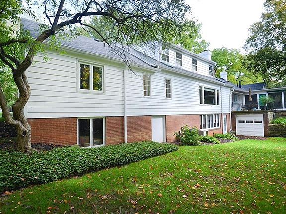 Rear House. Maintenance top notch throughout!